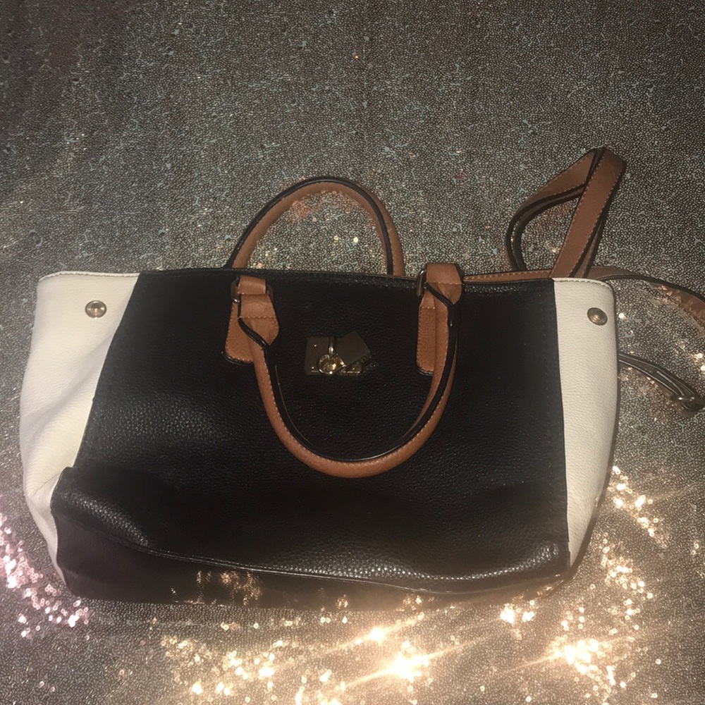 🐝 Call it Spring Handbag - Picture 2 of 5